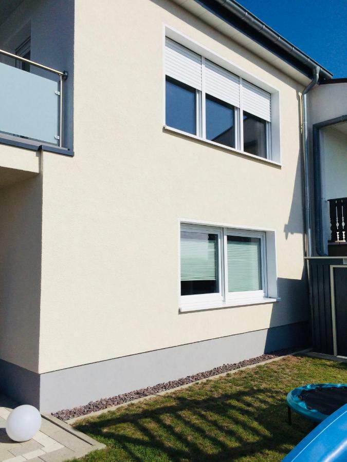 Neu! Top Apartment! 7Km Saarbruecken! Terrasse, Garten! Sulzbach  ภายนอก รูปภาพ